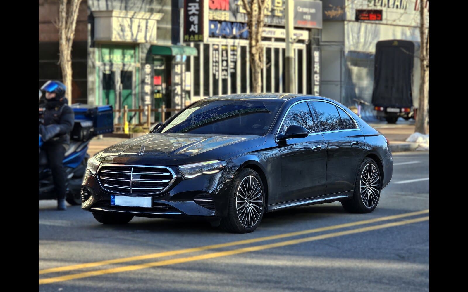 Black Mercedes E-Class — Business Class